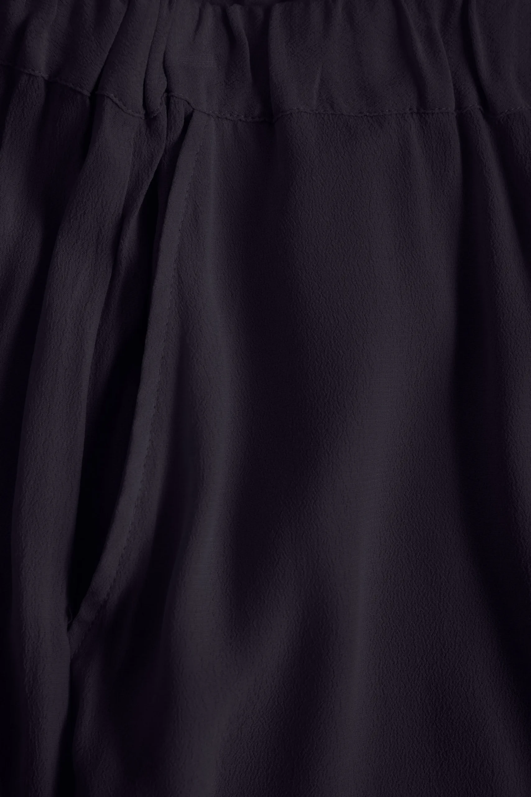 J5904, Shorts