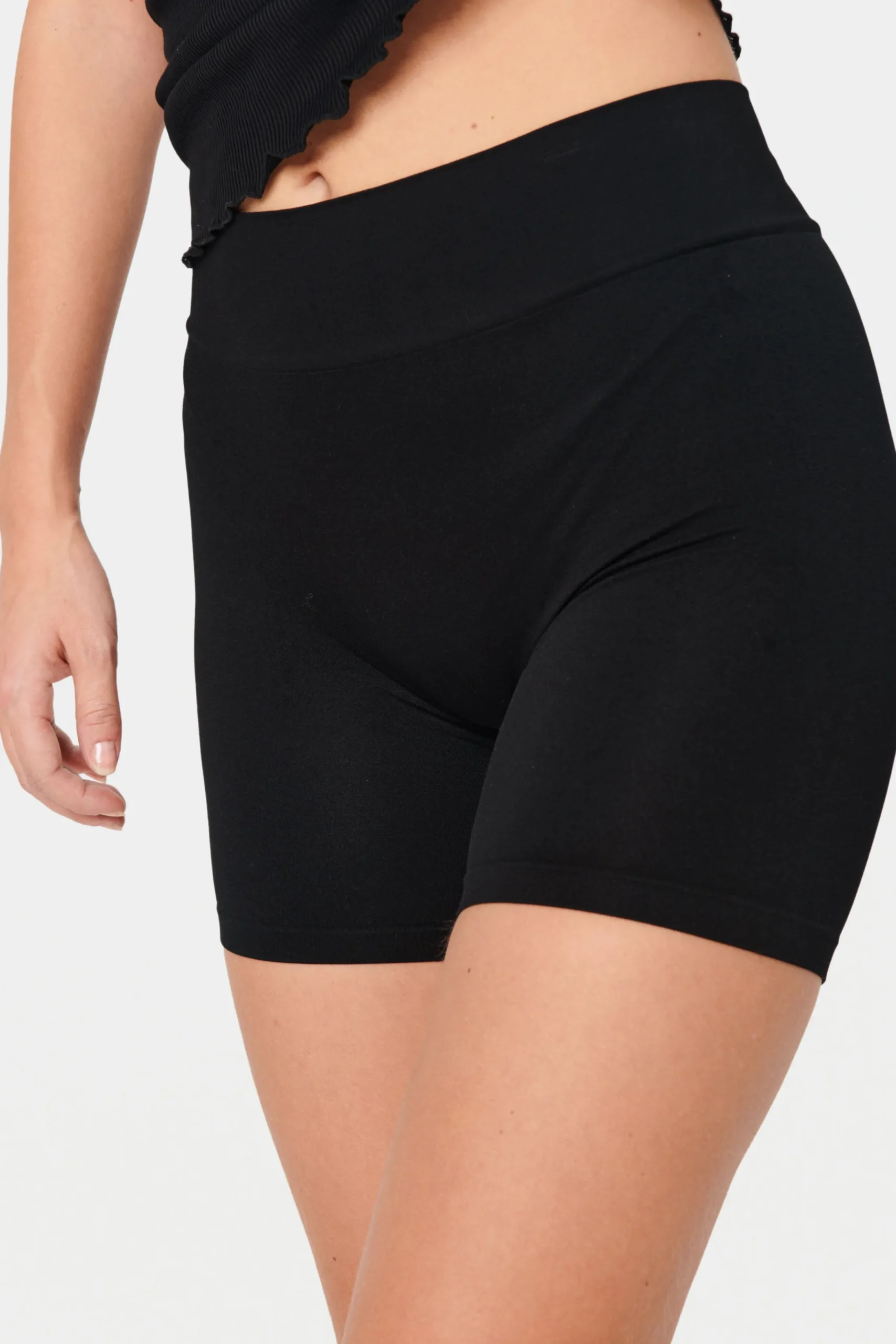 T5920, Shorts